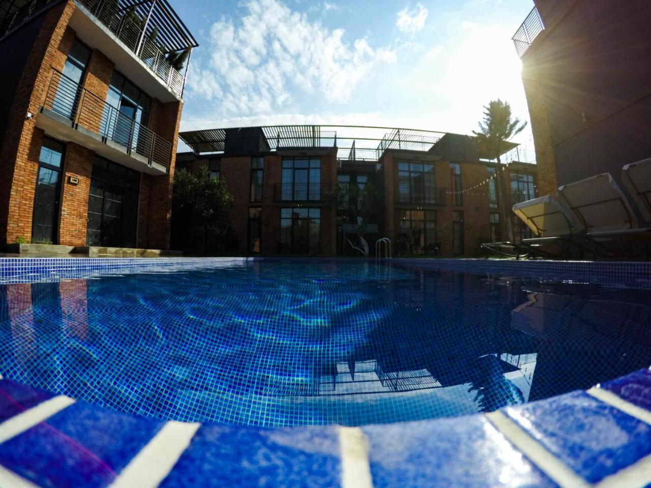 Citron Cottages Batoemi Buitenkant foto