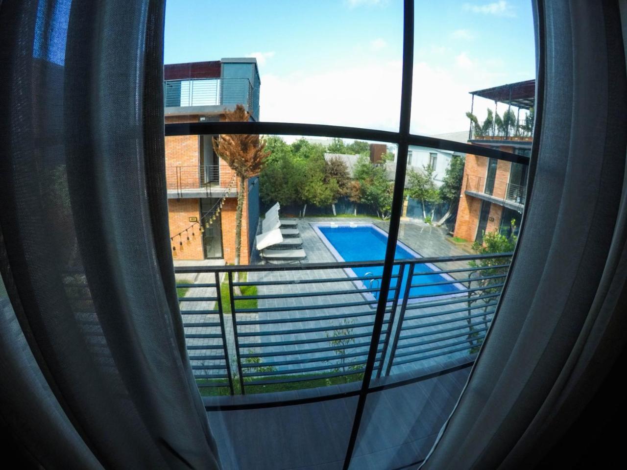Citron Cottages Batoemi Buitenkant foto