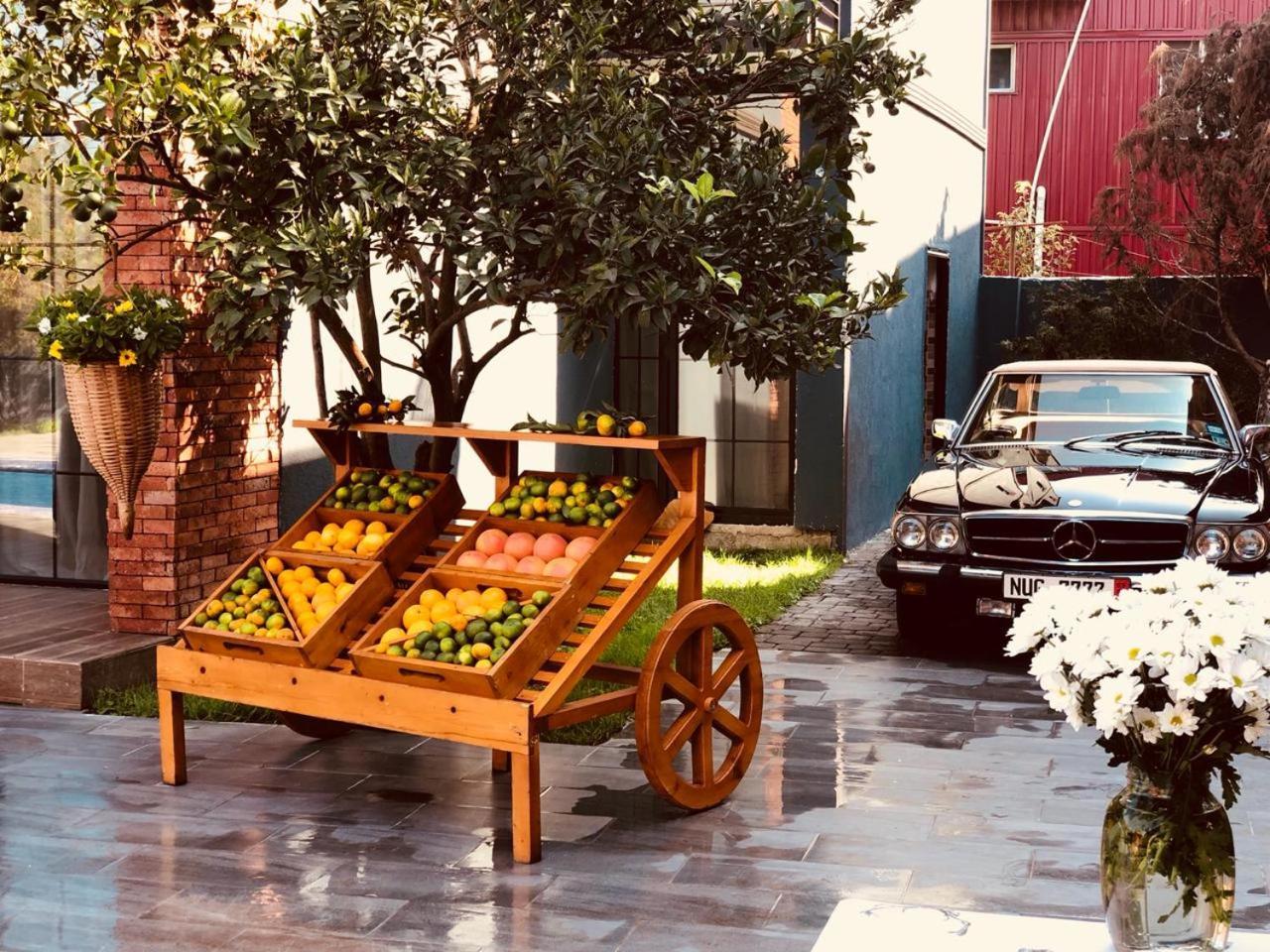 Citron Cottages Batoemi Buitenkant foto