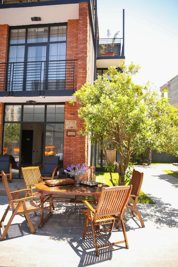 Citron Cottages Batoemi Buitenkant foto