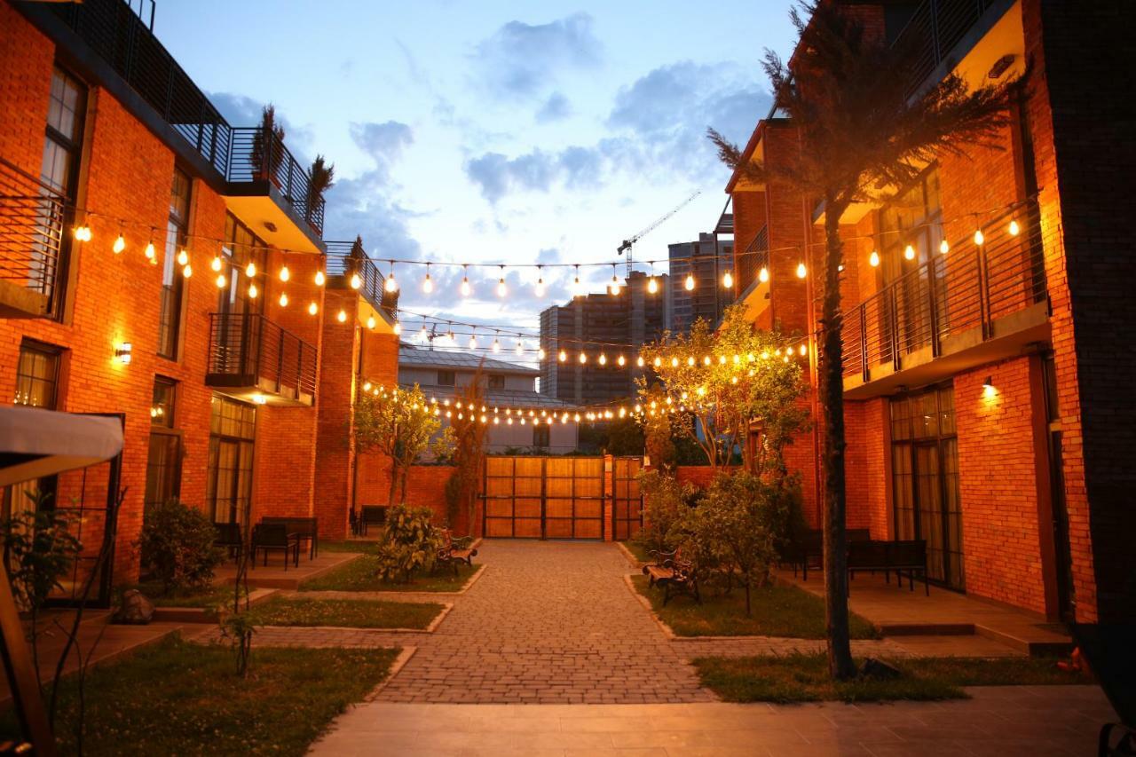 Citron Cottages Batoemi Buitenkant foto