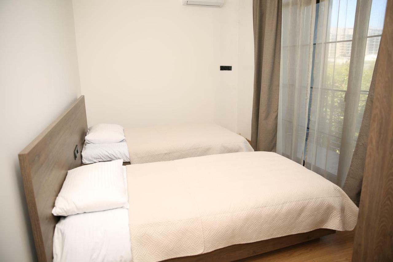 Citron Cottages Batoemi Buitenkant foto