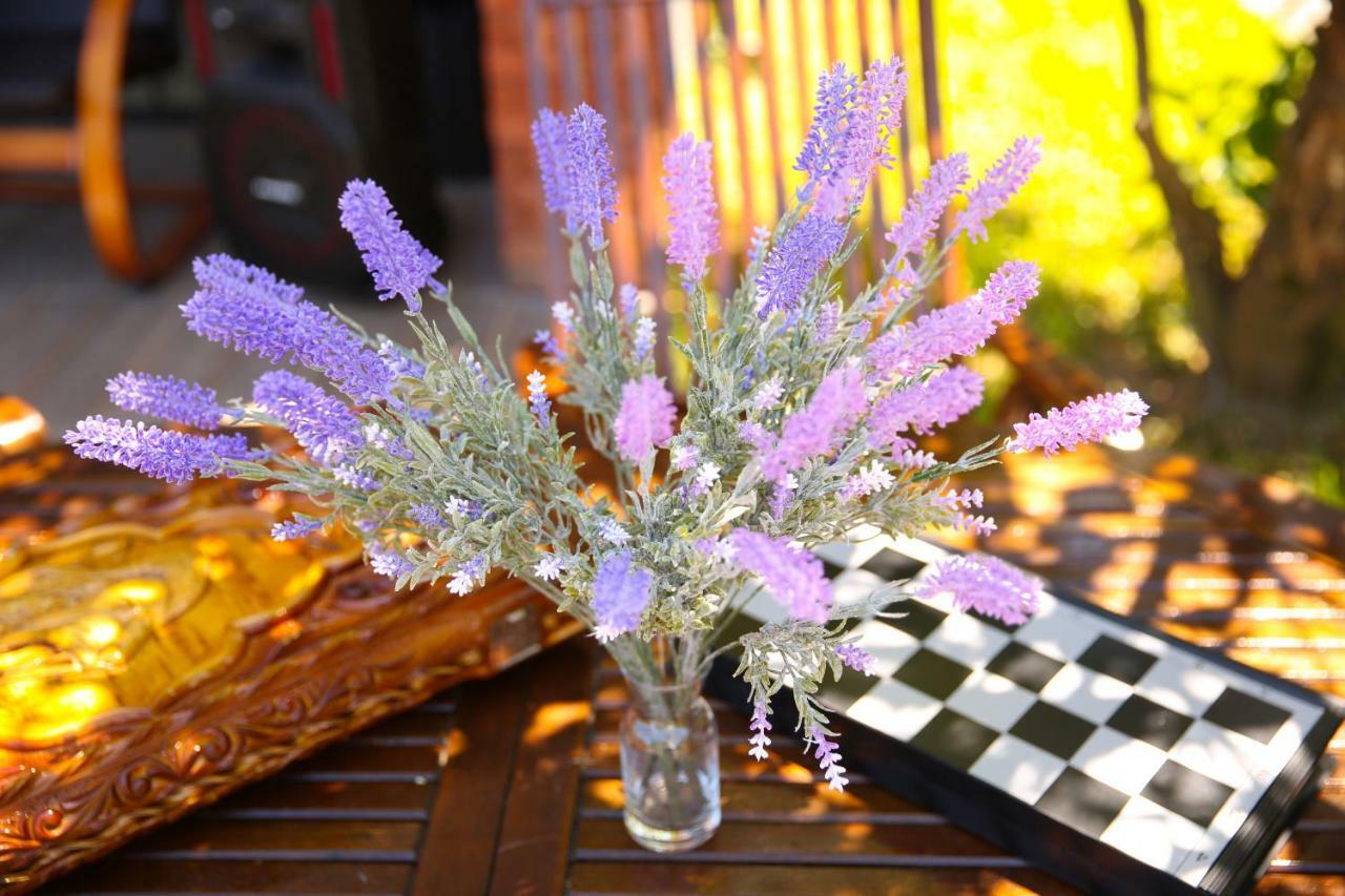 Citron Cottages Batoemi Buitenkant foto