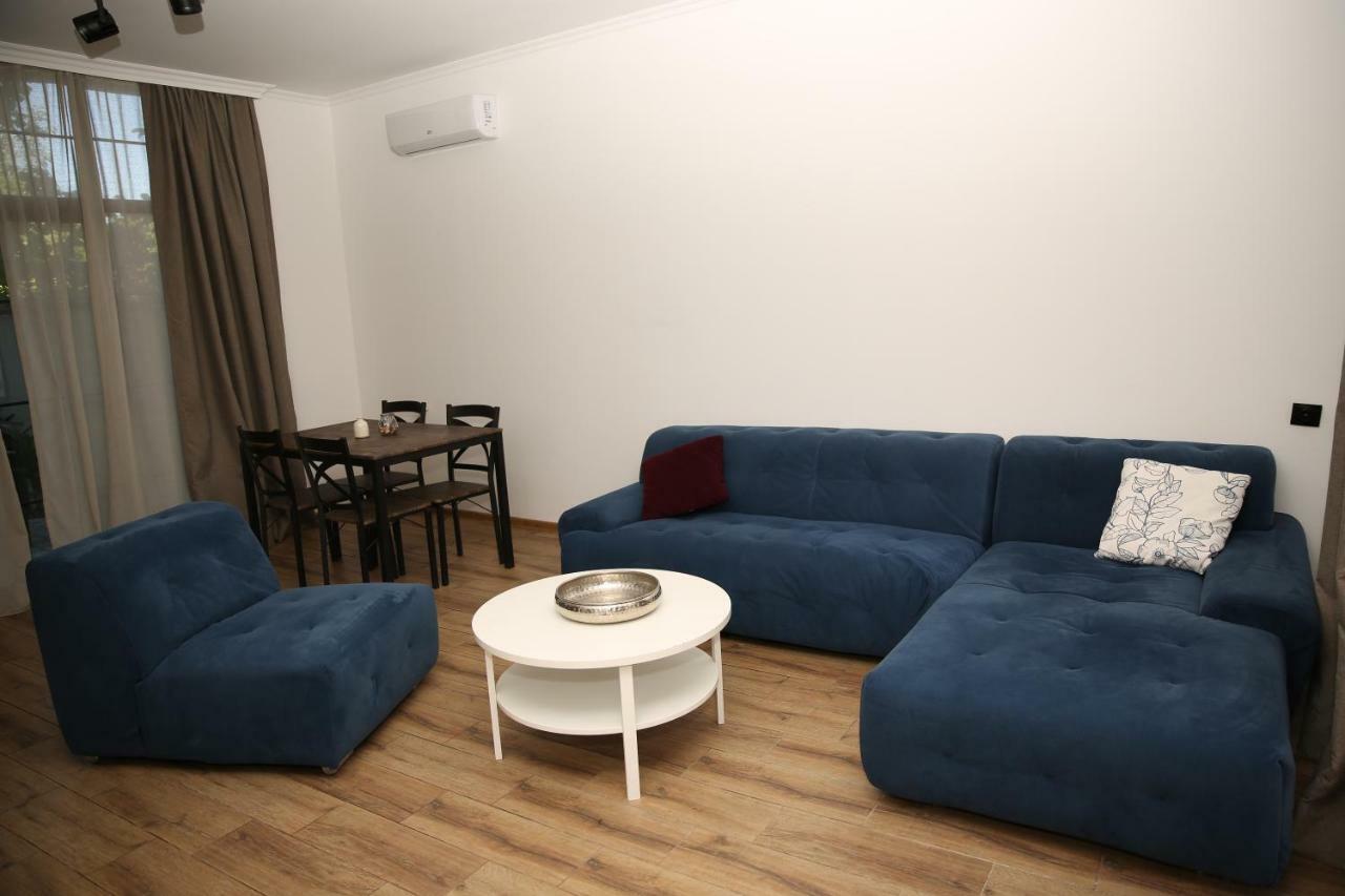 Citron Cottages Batoemi Buitenkant foto